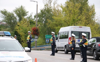 Mindenkit megállítottak a rendőrök a Berzsenyi felüljárón