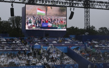A magyarok Tóth Krisztián és Böde-Bíró Blanka vezetésével hajóztak a Szajnán