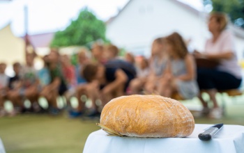Búzaszemtől a kenyérig – Ovisok ismerkedtek a népi hagyományokkal