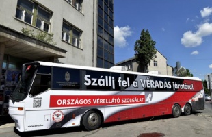 Véradóbuszt kapott az Országos Vérellátó Szolgálat