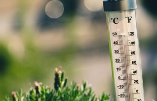 Bár péntekig meghosszabbították a hőségriadót, hétvégére átmenetileg enyhül a kánikula