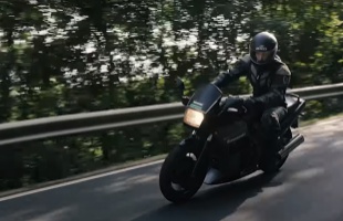 Szívbemarkoló motoros baleset-megelőzési kisfilmet készített a rendőrség