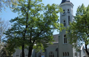 35 éve áldották meg a Szent Imre-templom új harangjait