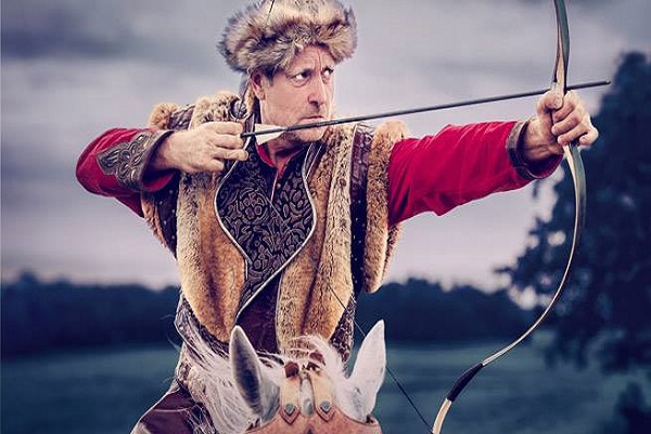 Kassai Lajos lovas íjász hatvanöt éves