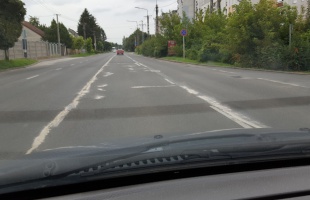 A Közút megszórja a repedéseket a négysávosokon