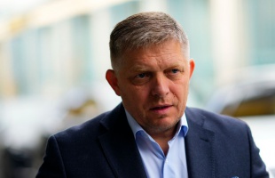 Robert Fico a legrosszabbon túl van, már nincs életveszélyben