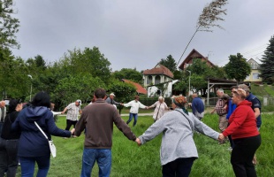 Kitáncolták a desedai májusfát