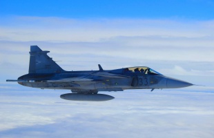 Újra riasztották a Gripeneket, most éppen egy sárkányrepülő miatt