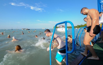 Eldőlt: szombaton megrendezik a Balaton-átúszást