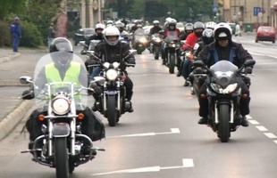 200 szelíd motoros Kaposváron