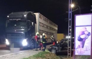 Közúti balesetekhez riasztották a somogyi tűzoltókat hétfőn