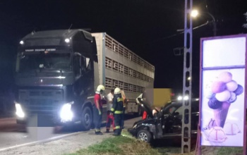 Közúti balesetekhez riasztották a somogyi tűzoltókat hétfőn