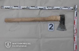 Fejszét vitt a pénzkövetelés behajtásához