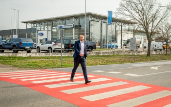 Feltűnő felfestést kapott a Vásártéri úti gyalogátkelő