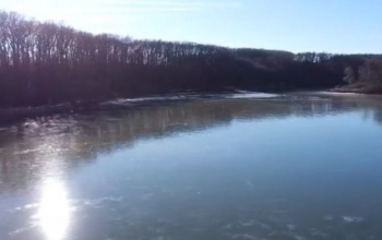 Nem mersz rámenni a Desi jegére? Ugyan már... - életveszélyes Facebook-bejegyzések