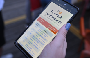 Szerda éjfélig tart a pótfelvételi