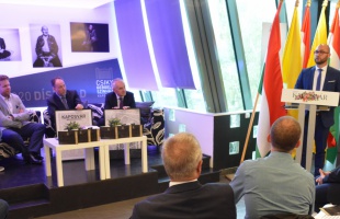 Díszévaddal készül a visszaköltözésre a Csiky