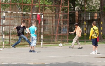 Gyere csak, kisfiam, az igazgató úrhoz!