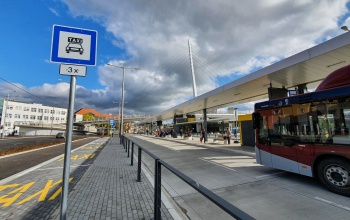 Összeesett egy férfi a kaposvári buszpályaudvarnál, a rendőrök mentették meg az életét