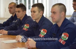 Gyermekkori álmok vezettek a tűzoltóságra – köszöntötték az új felszerelőket