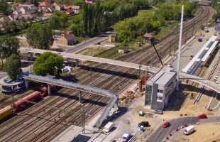 Májusban elbonthatják a régi gyalogoshidat - hamarosan sétálhatunk az Esterházy-híd egy szakaszán