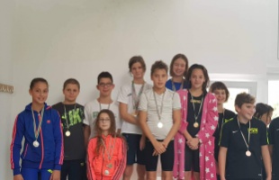 Éremesővel zárták a sportiskolás úszók az ANK kupát