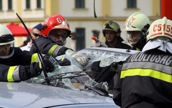 Kötelező lesz gépkocsikba a segélyhívó 2015-től