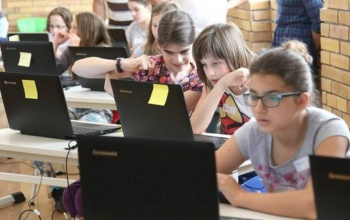 Nagyot gyorsul a net az iskolákban