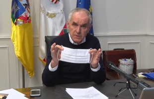Maszkot kapnak a kaposváriak, ingyenesen parkolhatnak a védekezésben résztvevők
