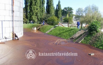Vinasz jutott a szabadba, szennyeződött a Kapos folyó