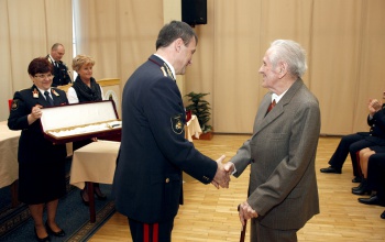90. születésnapja alkalmából elismerést kapott a somogyi tűzoltó