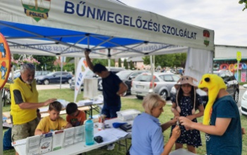 Balatonlellén is hasznos tanácsokkal látták el a strandolókat a rendőrök