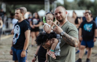 Jótékony rockerek a Balatonon