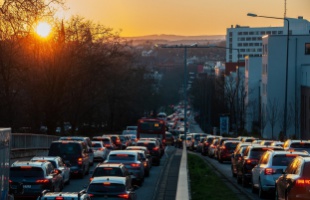 Aki teheti, hagyja otthon az autóját augusztus 20-án