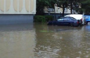 Felhőszakadás és jégeső Kaposváron