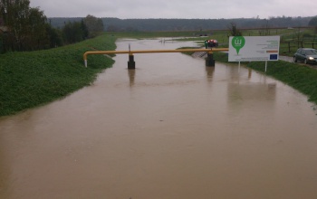 Kaposvár: küzdelem a szűnni nem akaró eső ellen