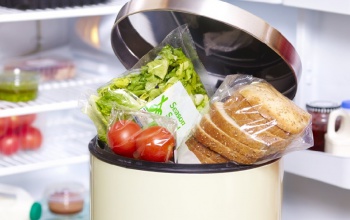 Még mindig a készételeket és a friss zöldségeket, gyümölcsöket dobjuk ki a leggyakrabban