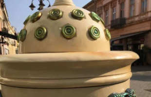 Vízkőmentesítették a Zsolnay-kutat