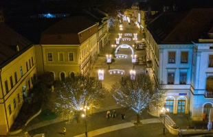Szentestére felfüggesztik a kijárási tilalmat