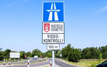 Több mint négy százalékkal drágulnak jövőre az autópálya-matrica díjak
