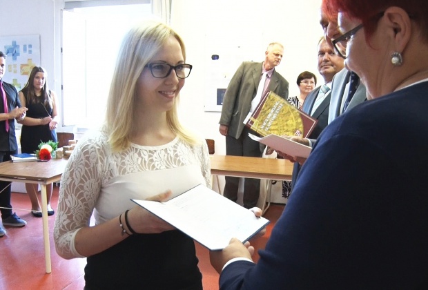 A zichys végzősök is megkapták érettségi bizonyítványukat