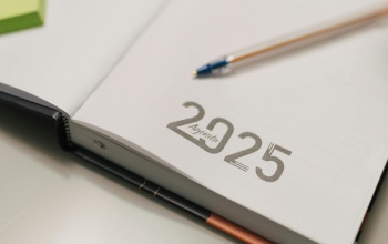 Így alakulnak a munkaszüneti napok és hosszú hétvégék 2025-ben