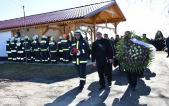 Utolsó útjára kísérték társukat a tűzoltók