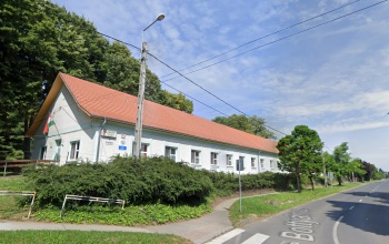 Emberségből jeles: házhoz ment a kaposvári fogorvos a fekvőbeteg nénihez