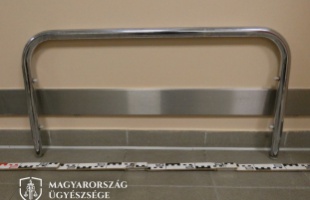 Kanállal szúrta ki az ápoló szemét egy skizofrén férfi a kaposvári kórházban, ezért most vádat emeltek ellene