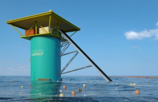 Startol a világ első óceántisztító rendszere: Az Ocean Cleanup