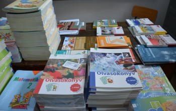 Biztonságosan eljutnak a tankönyvek a diákokhoz az idei tanévkezdésig