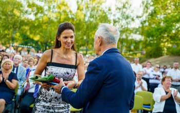 Kaposvári pedagógusok munkáját ismerték el a városi tanévnyitón