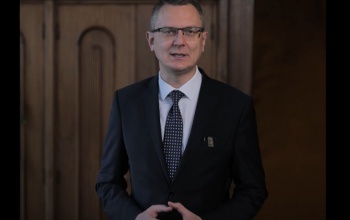 Rétvári Bence: a kormány elkötelezett a minél nagyobb mértékű pedagógusbér-emelés iránt