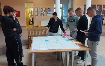 Digitális élmények, tudatos technológia és kreatív megoldások a KSZC iskoláiban
